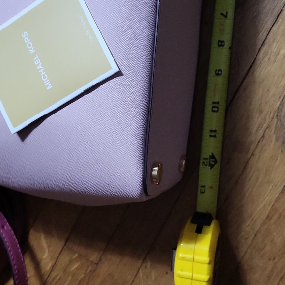 Michael Kors Hailey Crossbody Purse Like New - Picture 16 of 16